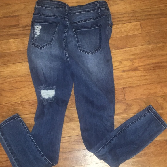 United Jeans-Los Angeles - Picture 2 of 3